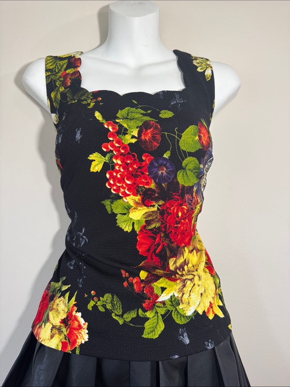 1990s Rockabilly Joseph Ribkoff Black Floral Scalloped Square-Neck Top